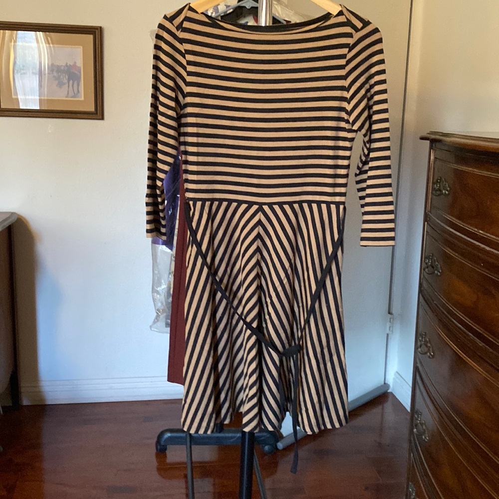 Uniqlo 3/4 sleeve dress